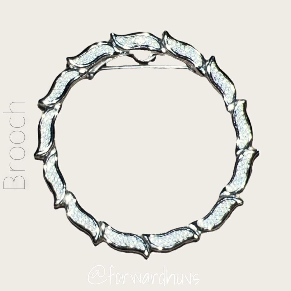 Bundle Closet Sale 3 For $$15 | Silver Tone Gerry Wreath Brooch